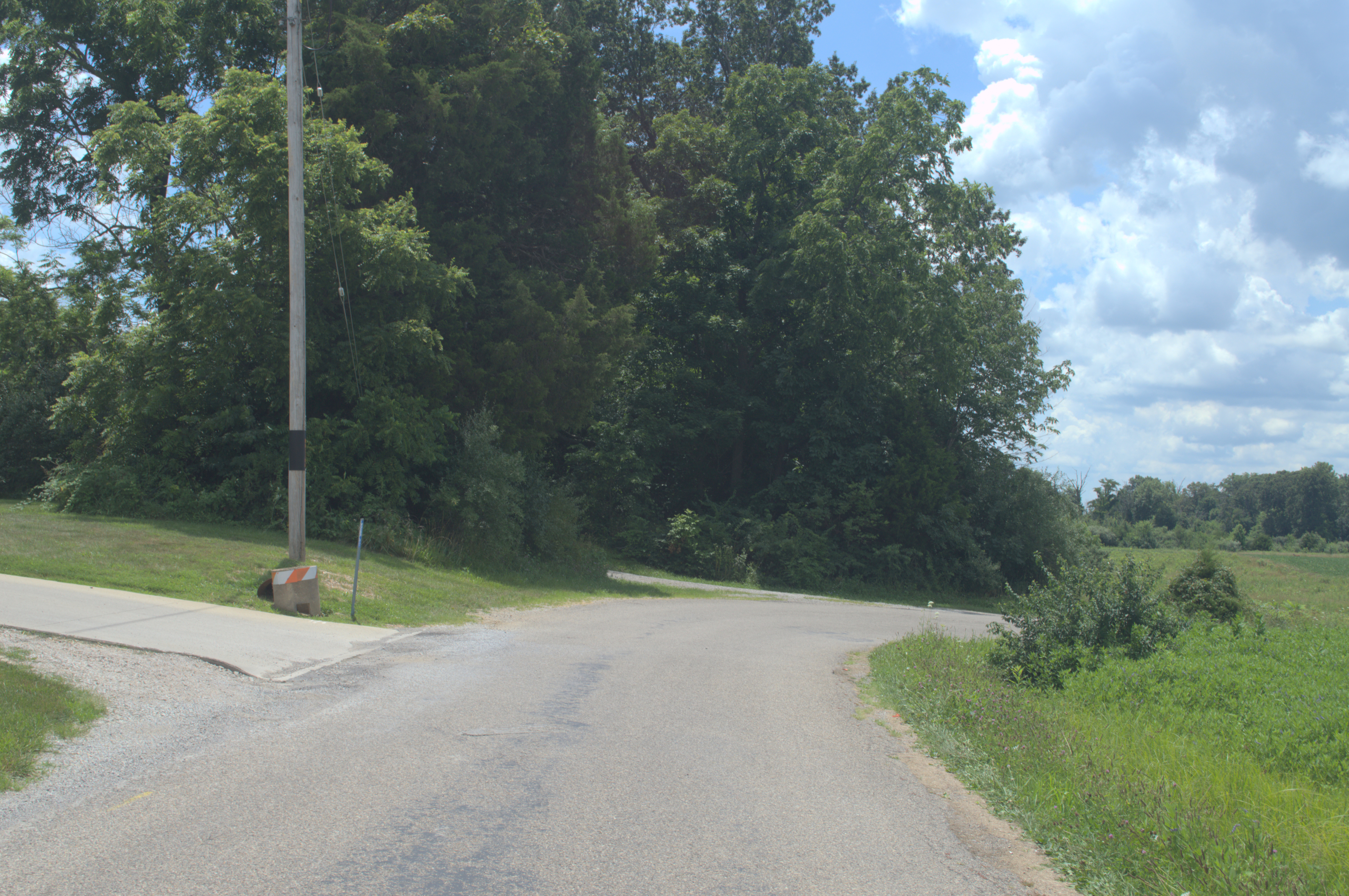 A view of the approach to the entrance of the Martinsville Ridgelawn Hiking & Biking Trail